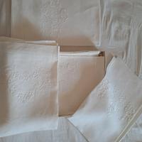 Asciugamani in lino antichi ricamati a mano