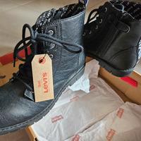 anfibi Levi's numero 38 nuovi con cartellino