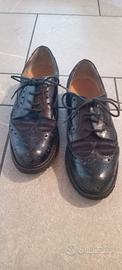 scarpa con lacci