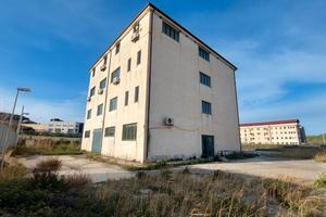 Caraffa zona industriale intero stabile