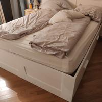 Letto matrimoniale Brimnes con testiera
