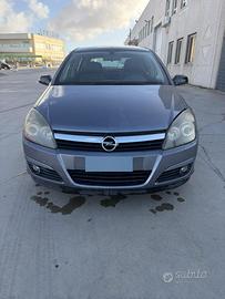 Opel Astra h 1700 101CV