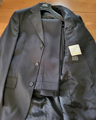 Hugo Boss, 50% lana, gessato nero, taglia 48.