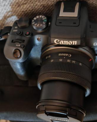 MACCHINA FOTOGRAFICA CANON EOS R10
