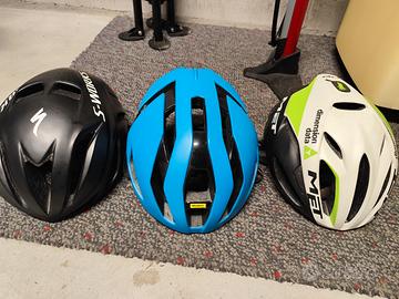 Casco Specialized S-Works, MET, Mavic BDC e MTB