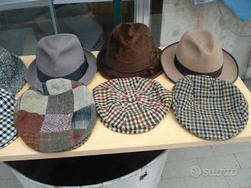BERRETTI E CAPPELLI USATI COME NUOVI.