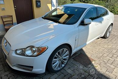 Jaguar XF 3.0d V6 Luxury