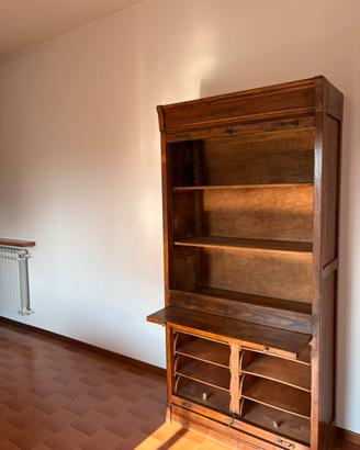 Antico mobile a serrandina (Scrittoio estraibile)