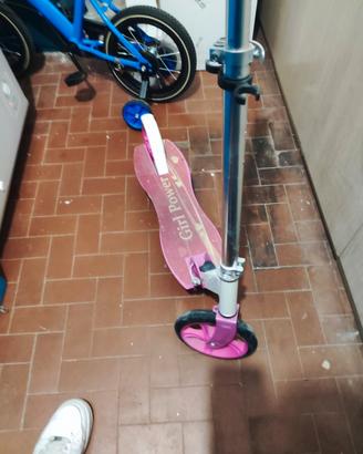 monopattino girl power