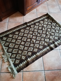 Tappeto marrone lana