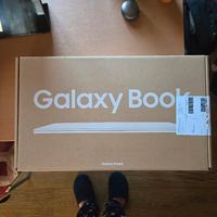 SAMSUNG GALAXY BOOK 4