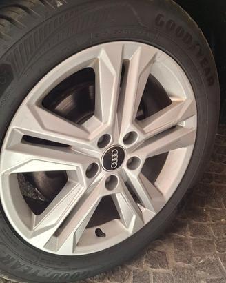 Kit 4 cerchi + gomme 215/55/17  originali audi