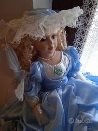 Bambola in ceramica come nuova