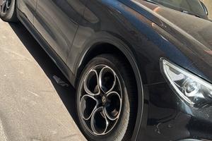 Alfa romeo stelvio 2.2