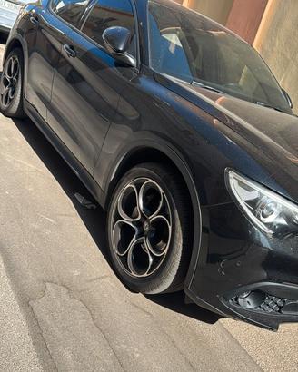 Alfa romeo stelvio 2.2