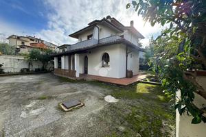 TRIFAMILIARE A MONTECATINI-TERME