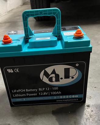 Batteria LiFePO4 12V 100Ah + Caricabatterie 20A
