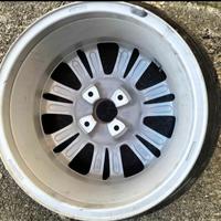 Un Cerchio lega 16  nuovo+ 1 Pneumatico 205 55 16