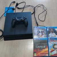 PS4 con 4 giochi originali e DualShock 4