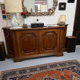 Elegante credenza in legno massellk stile classico