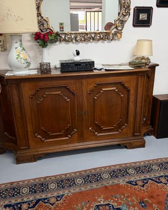 Elegante credenza in legno massellk stile classico