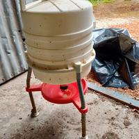 abbeveratoio e mangiatoia 