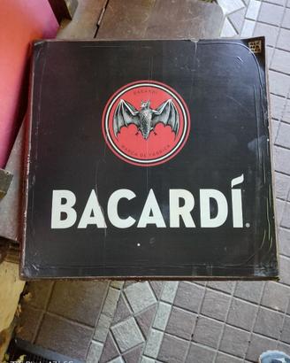 Vecchio cartello pubblicitario Bacardi