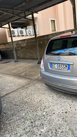 Posti auto garage e pilotis