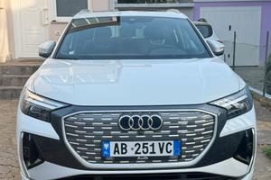 Audi Q4 full eletric 40 e-tron full opt 12000km