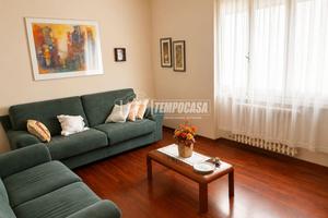 4 LOCALI IN PICCOLA PALAZZINA