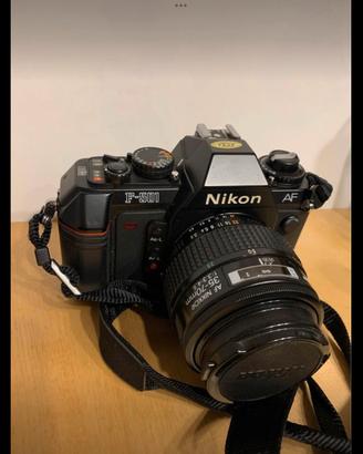 Macchina fotografica analogica nikon f501