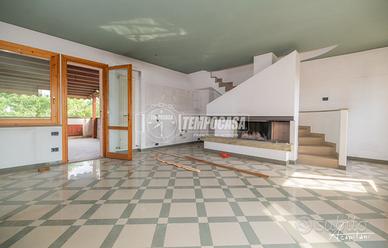 BILOCALE CON POSTO AUTO E TERRAZZO
