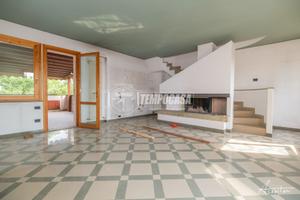 BILOCALE CON POSTO AUTO E TERRAZZO