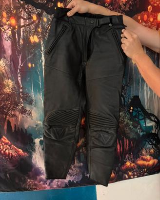 Pantaloni da moto in pelle nera DAINESE