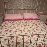 Letto in ferro ikea e comodini