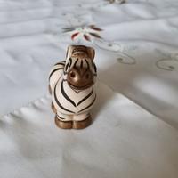 Statuina Thun in ceramica zebra 