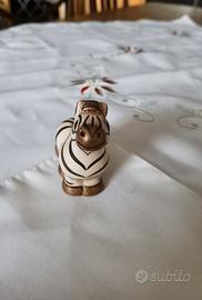 Statuina Thun in ceramica zebra 