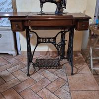  Macchina da cucire  vecchia Singer 