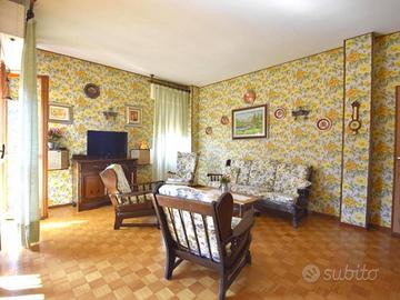 Appartamento di 140 m² con 5 locali e box auto a B
