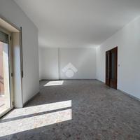 4 LOCALI A COSENZA