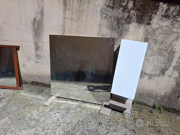 Specchio da bagno con mobiletto