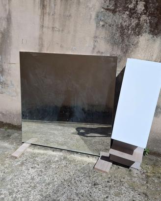Specchio da bagno con mobiletto