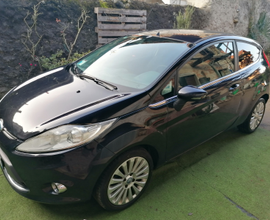 Ford fiesta 1.4 tdci 50 kw Titanium. Neopatentati