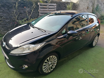 Ford fiesta 1.4 tdci 50 kw Titanium. Neopatentati