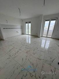 Appartamento di 110 m² con 3 locali e box auto a S