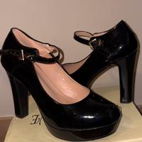Tacco nero lucido con plateau