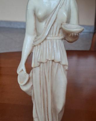 Statuina  Ebe dea della giovinezza