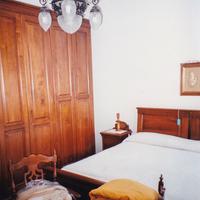 Camera da letto massello noce