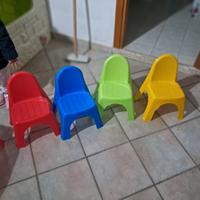 Tavolo per bambini con sedie