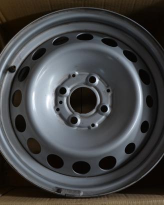 4 Cerchi da 15' in Ferro - Smart - Fortwo 453